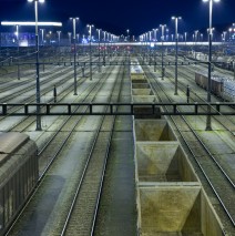 Candélabre à LED dans la gare de triage à Hambourg, Allemagne