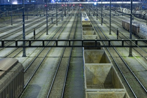 Candélabre à LED dans la gare de triage à Hambourg, Allemagne